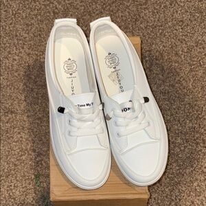 White Casual Sneakers